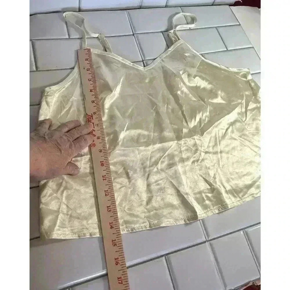 Women's Beige Spaghetti Strap Top Shorts Pajamas L Lounge Wear Large - Picture 3 of 8